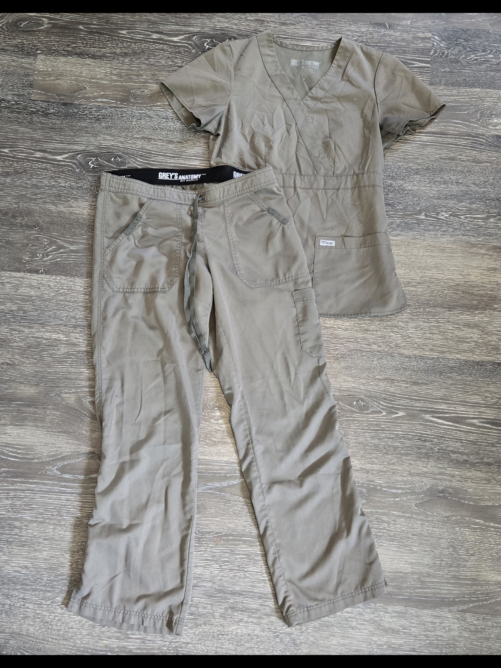 Grey's Anatomy Women's Taupe Boot Cut Scrub Pants & Top Set
